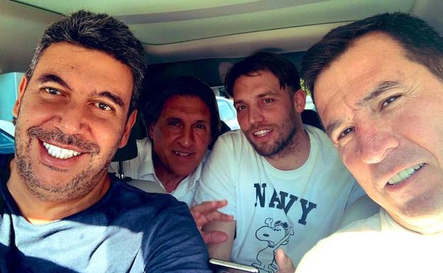 Real Oviedo: La foto de Arturo Elías con Sergio Egea, Michu y Joaquín del Olmo