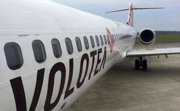 Una avería obliga a un avión de Volotea destino Valencia a regresar al aeropuerto de Asturias