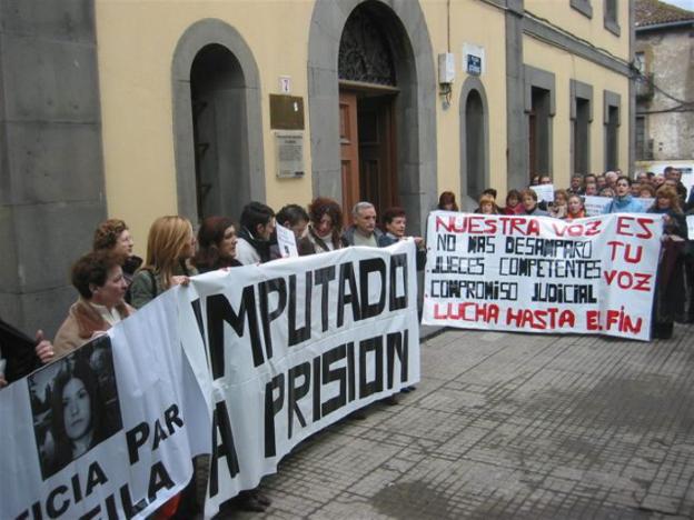 Concentración en 2005 en el juzgado de Cangas del Narcea. 