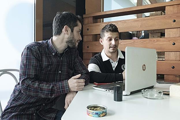 Víctor Pérez y Germán González, de AsturFac. 