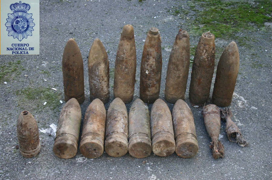 Guerra civil. Artefactos localizados en Oviedo por la Policía Nacional.