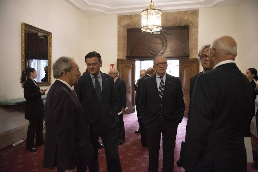 Treinta y cuatro candidaturas de veintiún países optan al galardón que se dará a conocer este jueves.