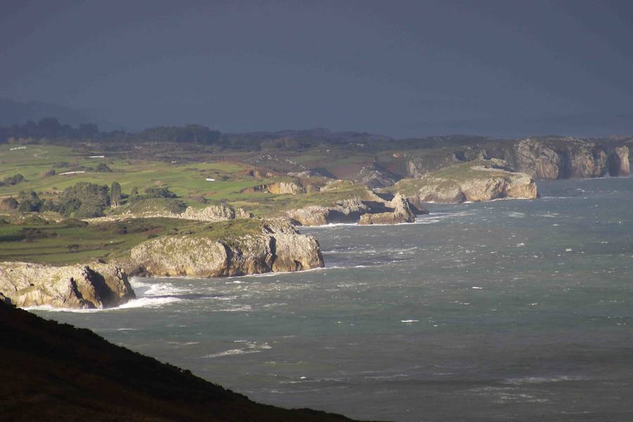 Acantilados en la zona de Llanes.