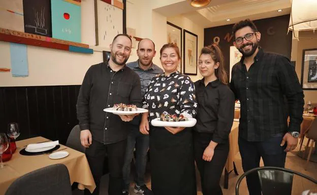 Día Internacional del Sushi - Equipo de Que no te lo cuenten gastrobar en Gijón 