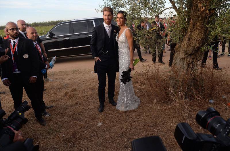 Las excentricidades marcan el enlace entre el jugador del Real Madrid y la presentadora.