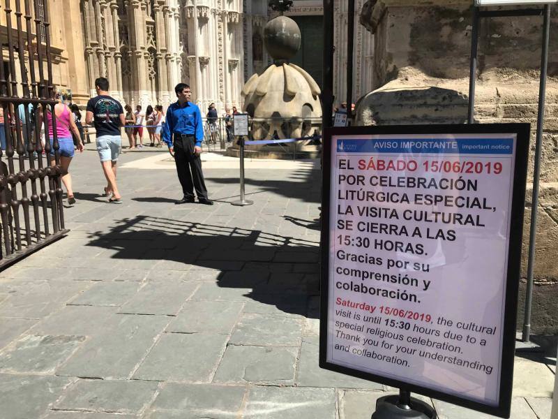 Las excentricidades marcan el enlace entre el jugador del Real Madrid y la presentadora.