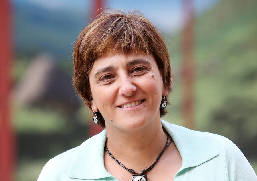 Ana Rivas (PSOE). Nacida en Oviedo, es licenciada en Ciencias Económicas y Empresariales por la Universidad de Oviedo. Trabajó como asesora de autónomos y pymes y desde hace veinte años ha ostentado puestos tanto en el Principadol como en el Ayuntamiento. Fue edil de Infraestructuras desde 2015.