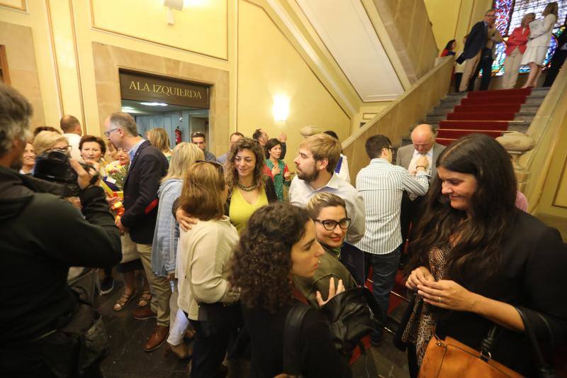 La alcaldesa revalida su cargo en un pleno en el que todos los grupos mostraron su disposición a trabajar por la ciudad.