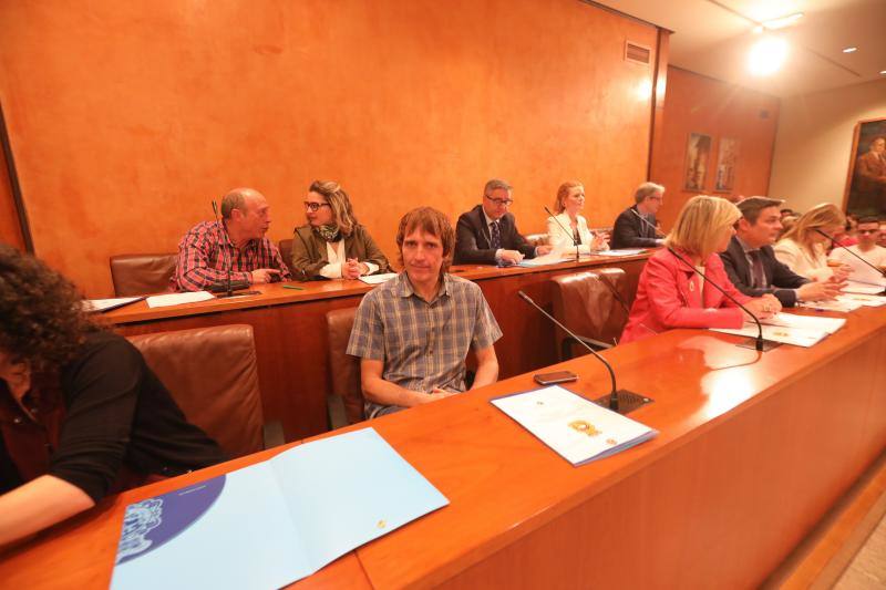 La alcaldesa revalida su cargo en un pleno en el que todos los grupos mostraron su disposición a trabajar por la ciudad.