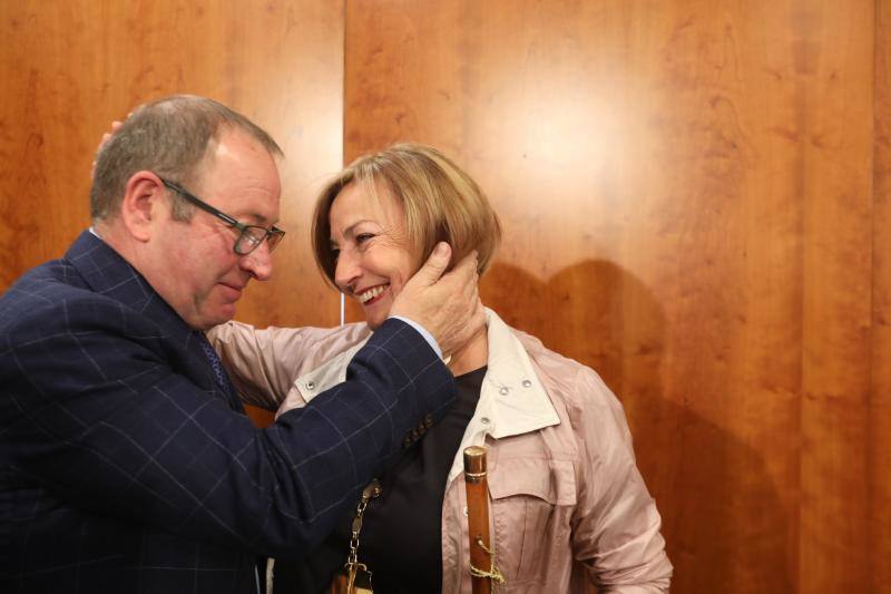 La alcaldesa revalida su cargo en un pleno en el que todos los grupos mostraron su disposición a trabajar por la ciudad.