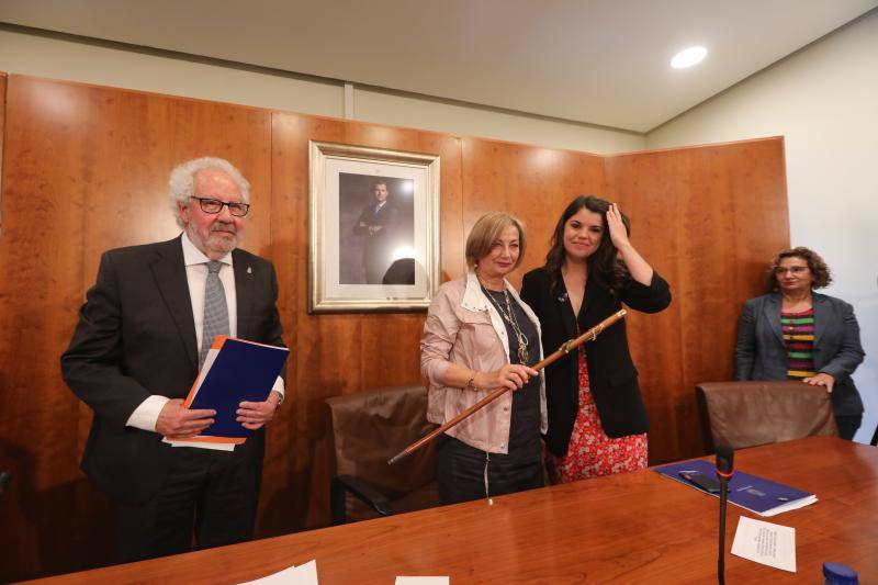 La alcaldesa revalida su cargo en un pleno en el que todos los grupos mostraron su disposición a trabajar por la ciudad.