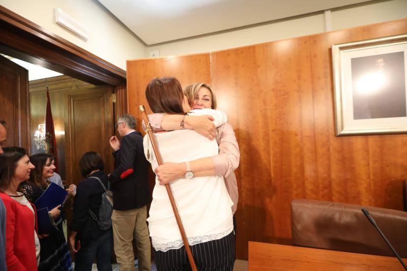 La alcaldesa revalida su cargo en un pleno en el que todos los grupos mostraron su disposición a trabajar por la ciudad.