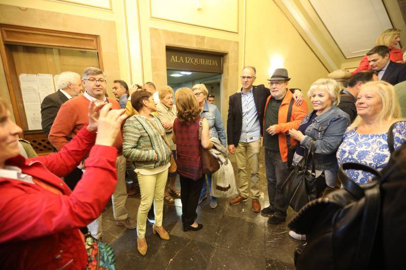 La alcaldesa revalida su cargo en un pleno en el que todos los grupos mostraron su disposición a trabajar por la ciudad.