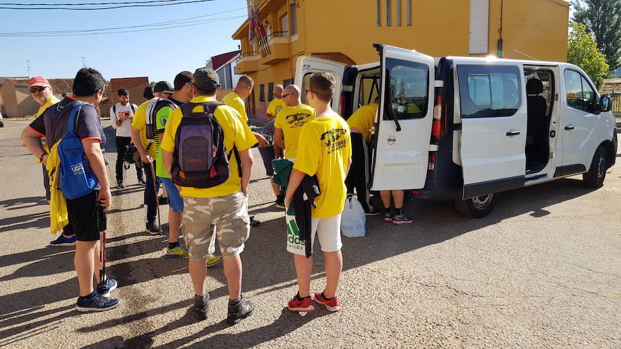 Los trabajadores de Alcoa siguen su protesta hacia Madrid. Hoy recorrerán el trayecto entre Cimanes de la Vega y Benavente