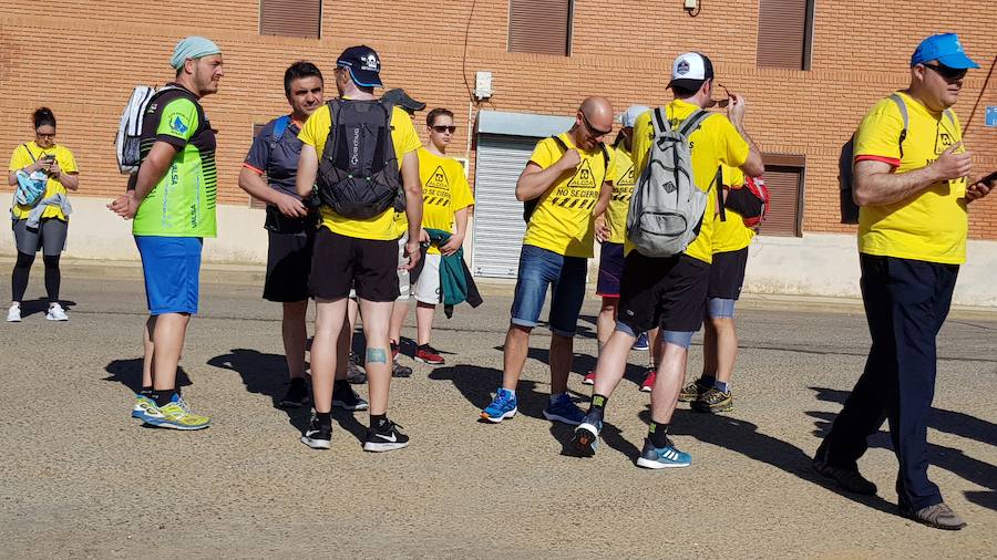 Los trabajadores de Alcoa siguen su protesta hacia Madrid. Hoy recorrerán el trayecto entre Cimanes de la Vega y Benavente