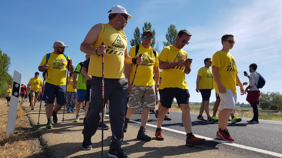 Los trabajadores de Alcoa siguen su protesta hacia Madrid. Hoy recorrerán el trayecto entre Cimanes de la Vega y Benavente