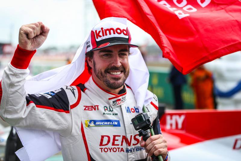 El piloto asturiano gana su cuarto título mundial y vuelve a conquistar Le Mans.