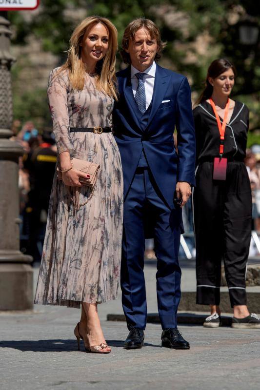 Fotos: Así han sido los looks de los invitados a la boda de Sergio Ramos y Pilar Rubio