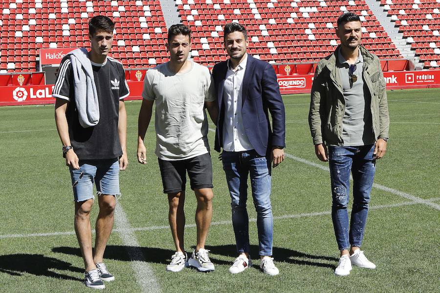 Arropado de su mujer, familia, compañeros y amigos, Canella se ha despedido esta tarde en El Molinón. Pone fin así a doce años con el primer equipo, en el que debutó en Tenerife el 15 de octubre del 2006, con 18 años, en el primero de sus 313 partidos como sportinguista 