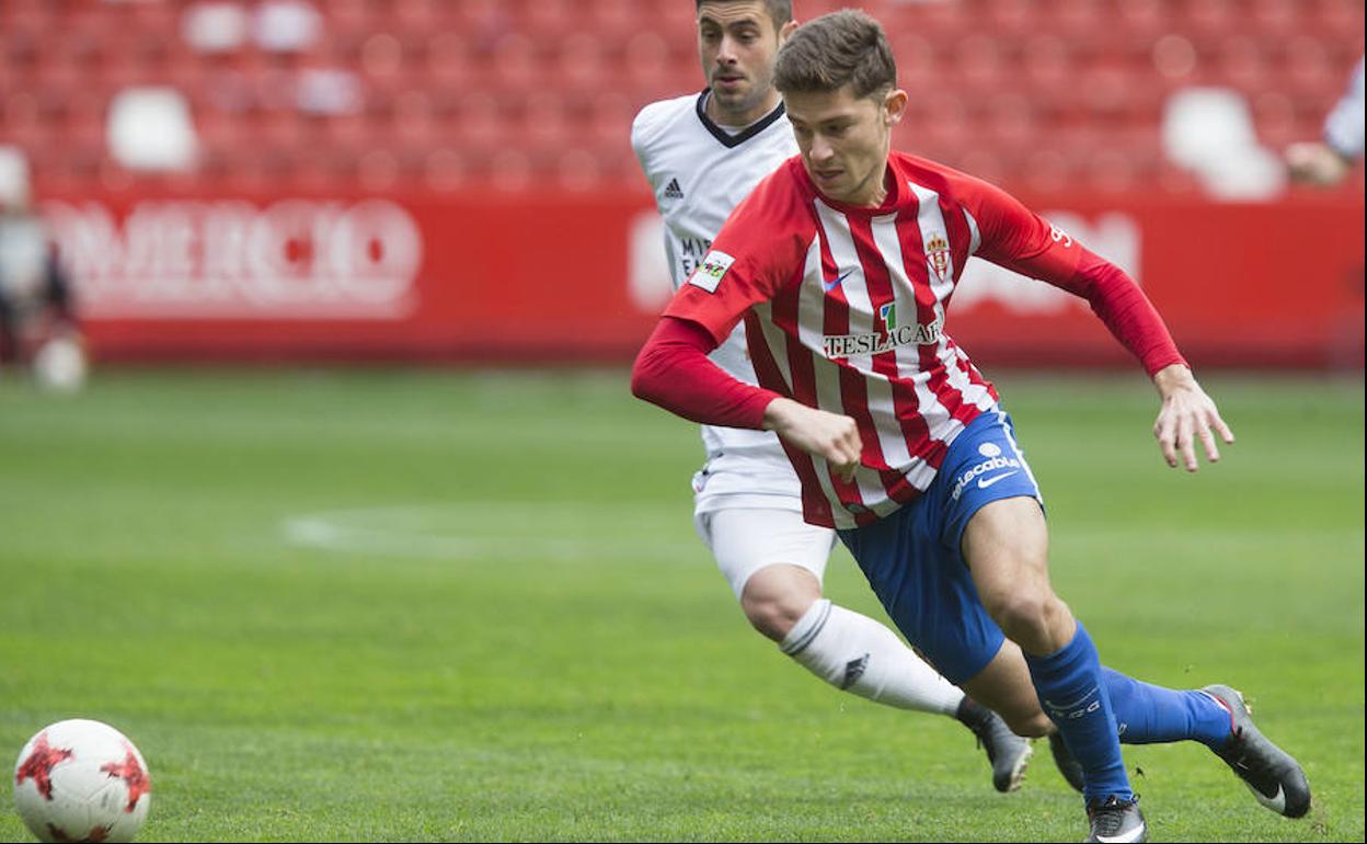 Alberto Espeso en un partido con el filial.