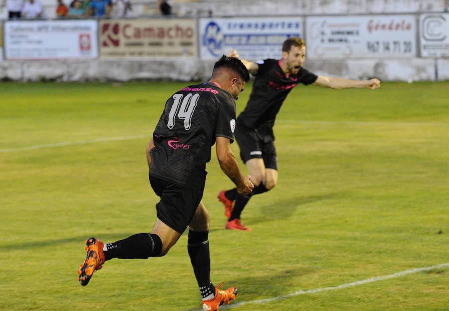 Los maliayos ganan al Villarrobledo con un gol en el añadido que les acerca a Segunda B