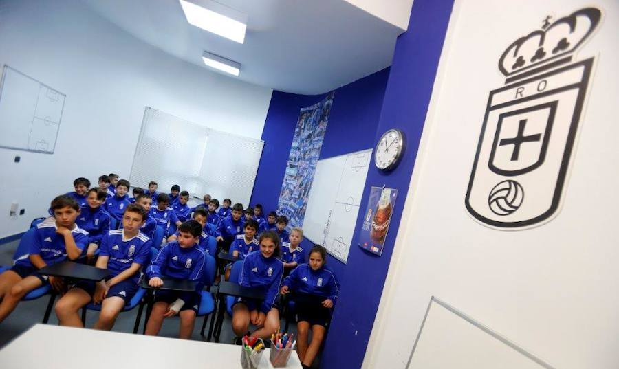 Numerosos chavales pasarán en las próximas cinco semanas por las instalaciones azules para disfrutar del fútbol divirtiéndose