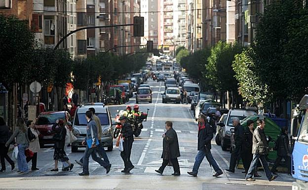 Calle de Manuel Llaneza, donde ocurrieron los hechos.