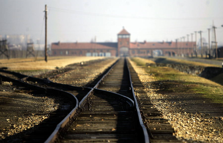 Auschwitz (Polonia) | Fue el mayor campo de concentración contruido por los alemanes. Las visitas a este espacio permiten conocer unas de las páginas más impactantes de la historia del siglo pasado. Las instalaciones se mantienen en perfecto estado.