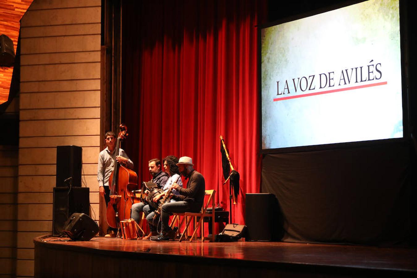 La Bonturné aportò la nota musical a la ceremonia de los premios.