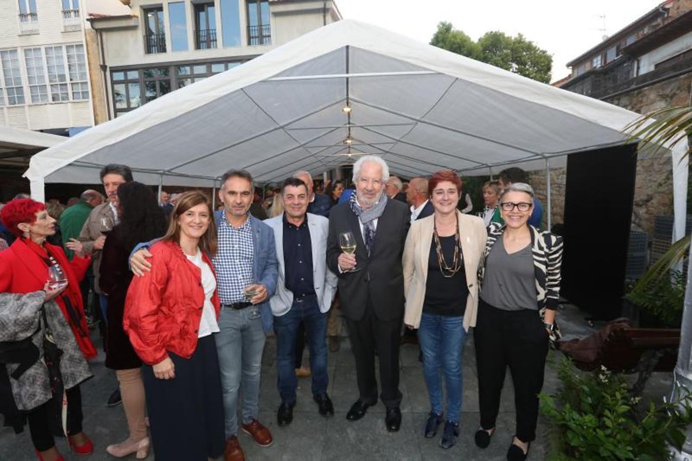 Guadalupe Fernández, portavoz de Ciudadanos en el Ayuntamiento de Castrillón, junto con otros compñaros de su partido: José Luis Ferrera, concejal en Avilés, José Antonio Sánchez, concejal en Castrillón, Javier Vidal, concejal en Avilés, Carmen Pérez Soberón, portavoz del grupo municipal de Cs en Avilés, y Sharon Calderón, concejala en Avilés. 