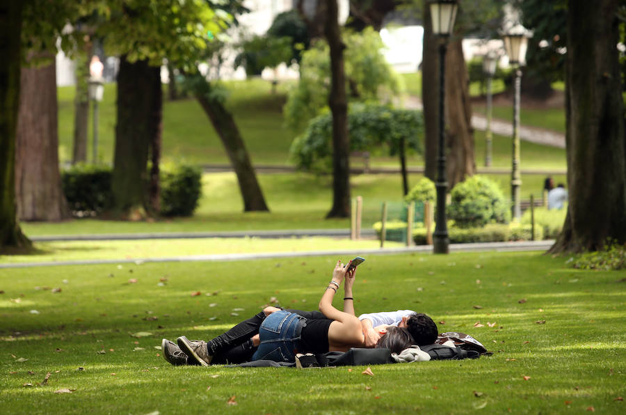 Oviedo rebasó hoy los 25 grados.