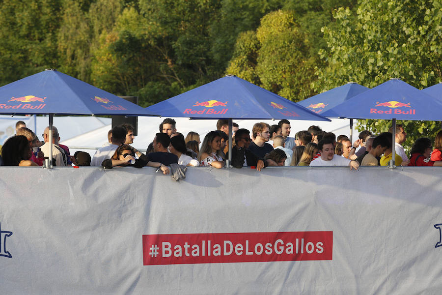 Orcos, vehículos de cine, rimas ante un auditorio enfervorizado, tatuajes, atracciones de feria, puestos de comida... El festival de ocio de Gijón abrió ayer diez días de diversión sin límites
