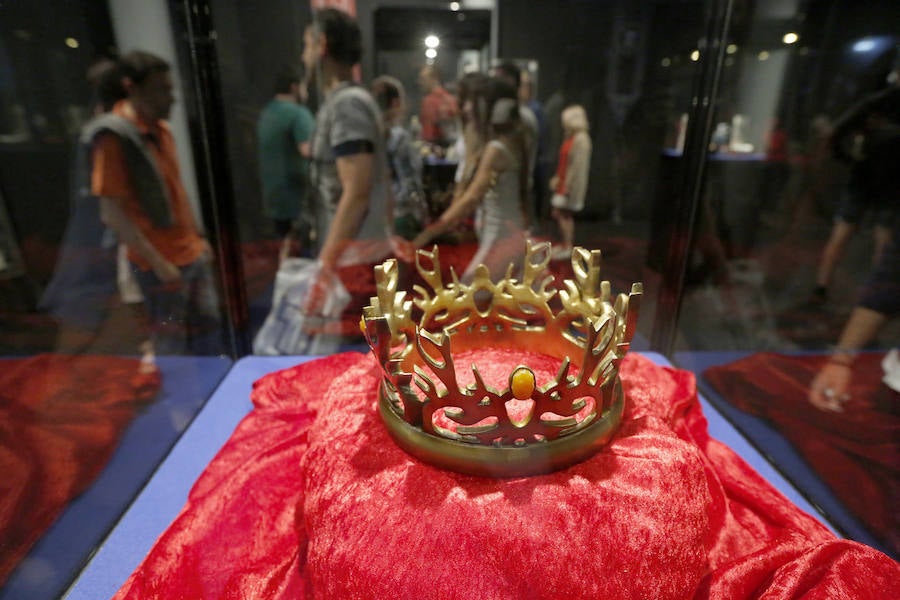 ‘Juego de Tronos’ | Una de sus coronas de la serie más exitosa de la televisión en los últimos años ¿Quieres sentarte en el trono? 