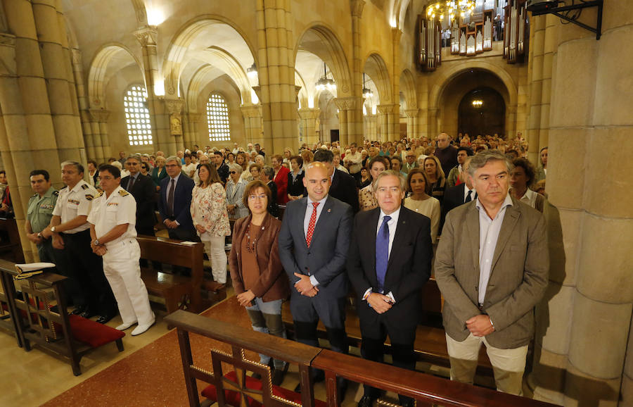 Bendición de las aguas en Gijón con motivo de las fiestas de San Pedro. 