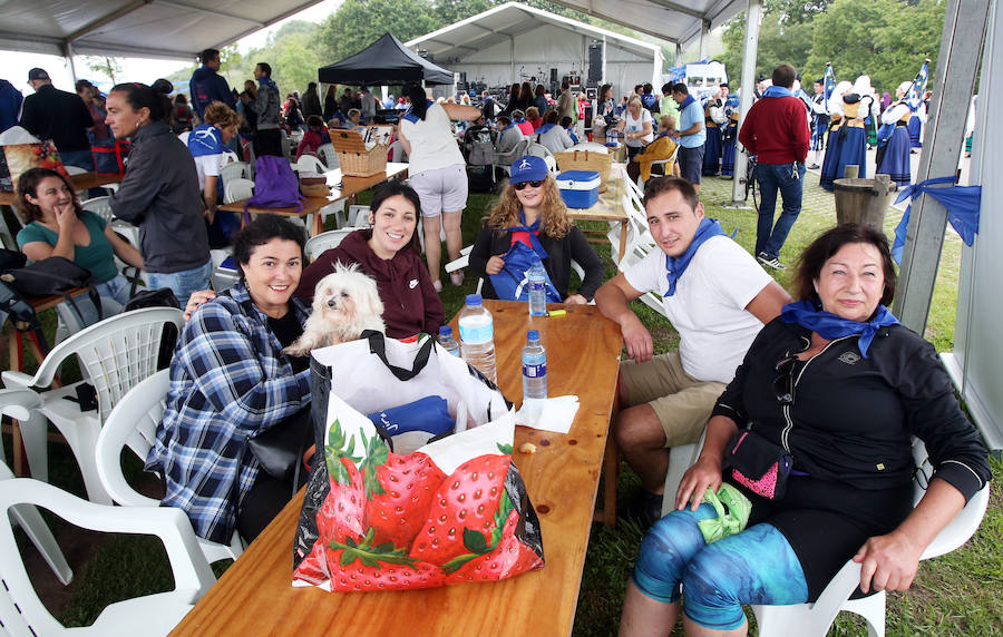 Multitudinaria misa en El Naranco, Oviedo. 