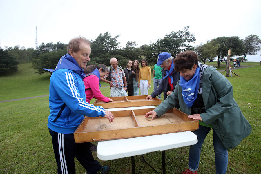 Multitudinaria misa en El Naranco, Oviedo. 