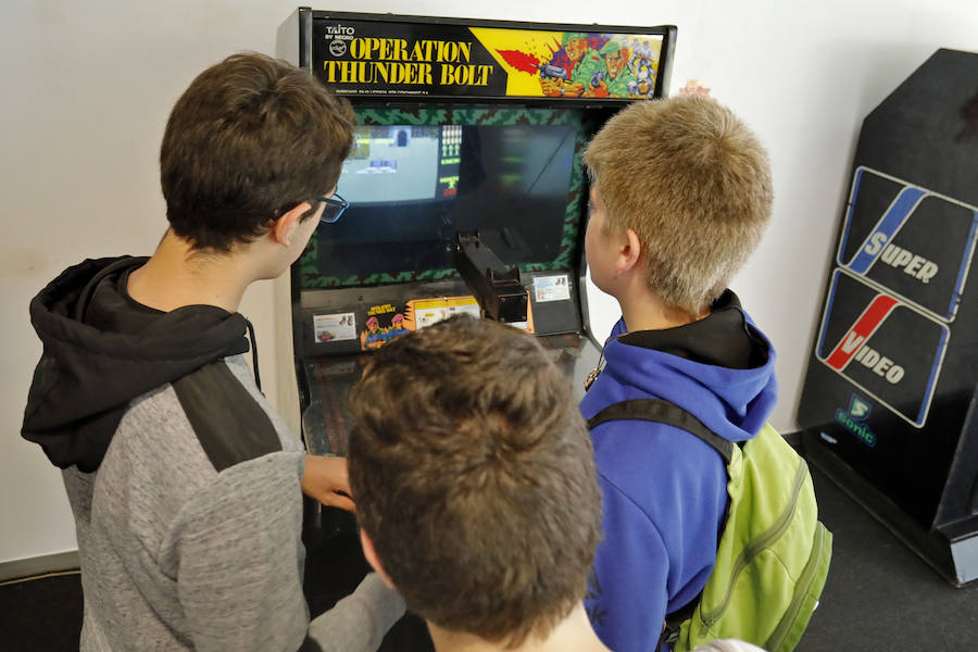 Fortnite, Overwatch o League of Legends son algunos de los juegos que se pueden probar en el pabellón Liberbank del recinto ferial y que están haciendo las delicias entre los visitantes a Metrópoli.