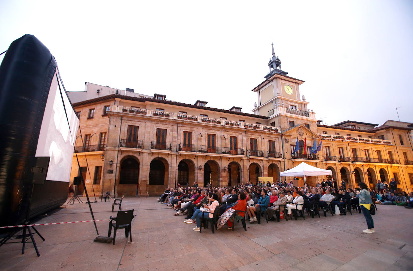 Hasta el 28 de agosto se proyectará veinte películas. Este martes arrancó el ciclo con 'Vacaciones en Roma' 