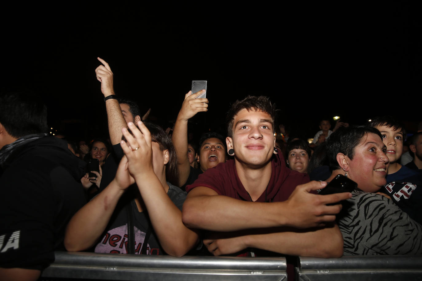  ¡Búscate en entre los asistentes al recital que tuvo como escenario el festival Metrópoli!