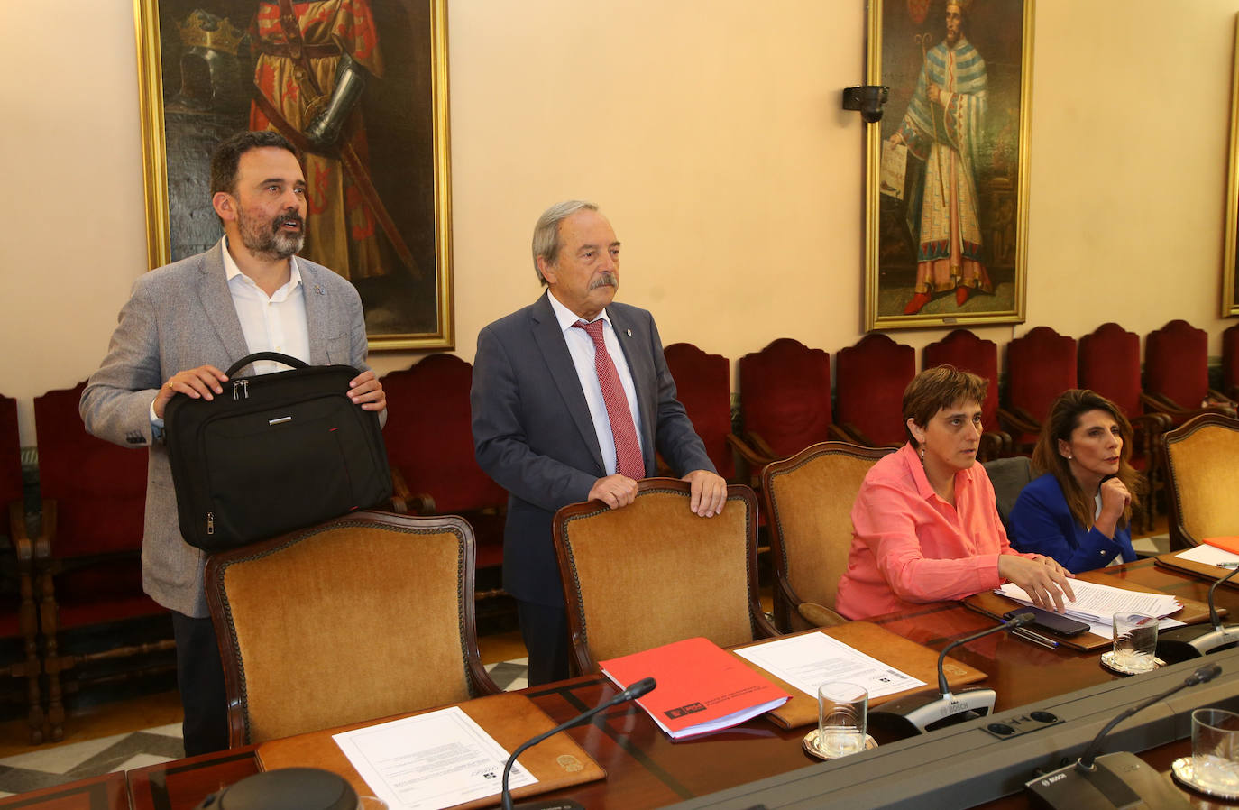 Fotos: Primer pleno del Ayuntamiento de Oviedo