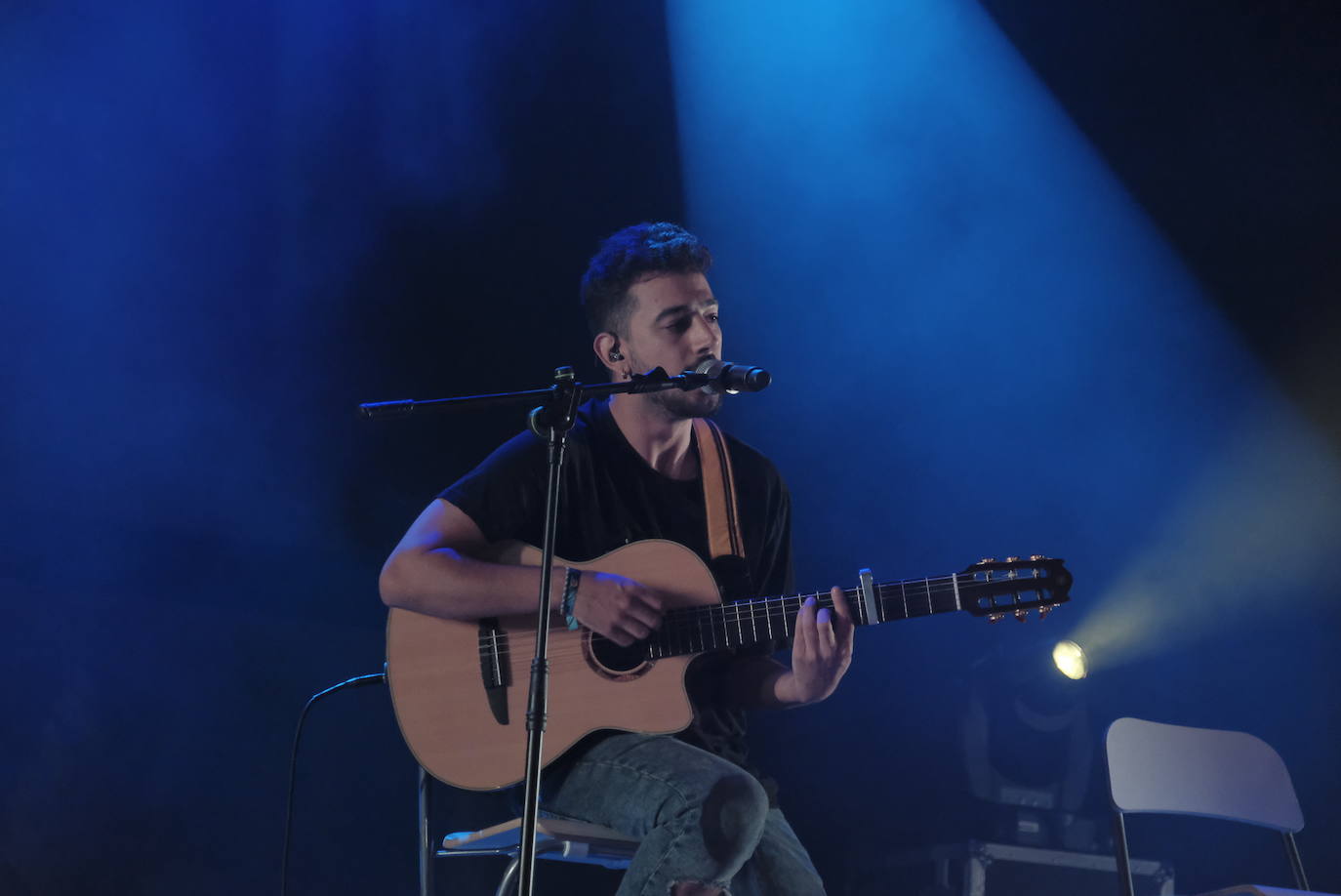 Beret conectó con los más jóvenes en Gijón. El rapero sevillano repasó sus canciones más conocidas en Metrópoli ante miles de chavales.