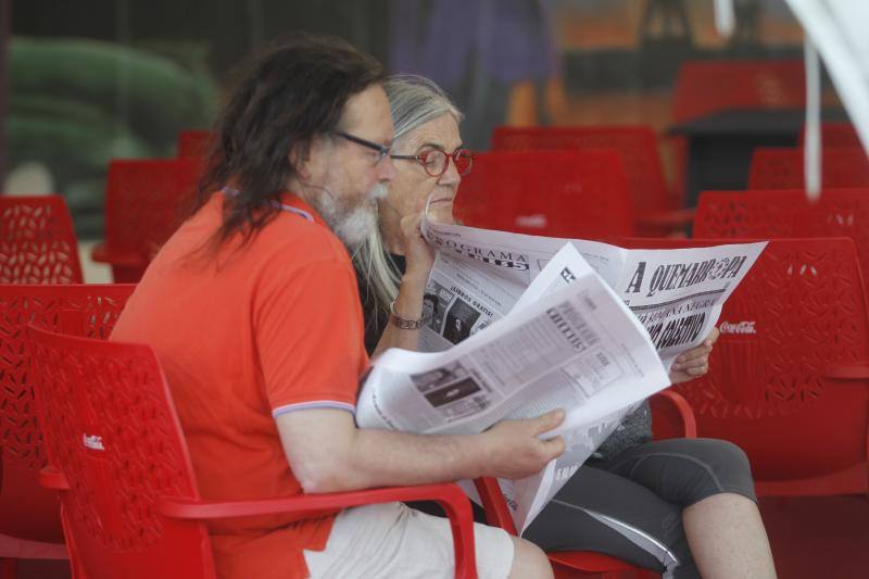 La llegada del tren negro dio inicio a la XXXII edición de la Semana Negra de Gijón, que a lo largo de nueve días contará con la participación de más de 150 autores de diversos géneros literarios y de distintos países europeos y latinoamericanos.