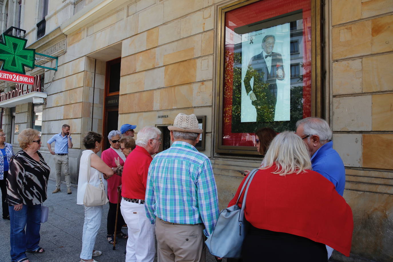 Fotos: Gijón espera a Arturo Fernández en el Jovellanos