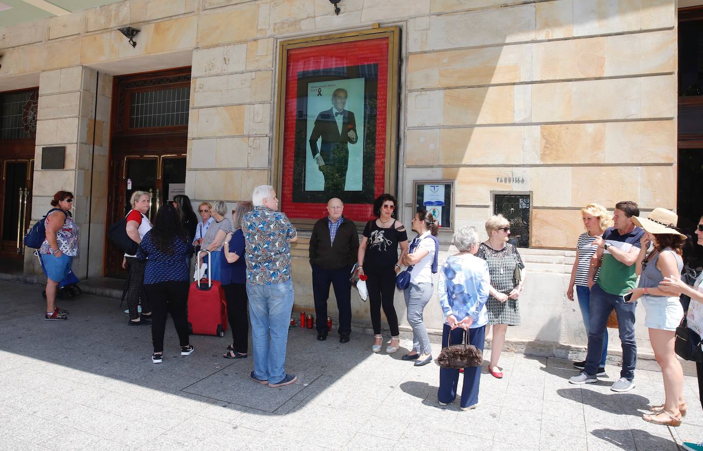 Fotos: Gijón espera a Arturo Fernández en el Jovellanos