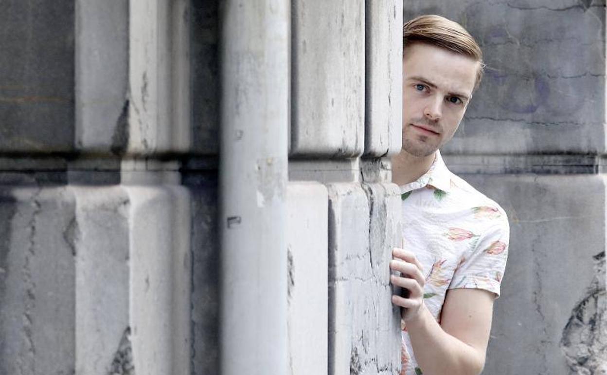 El autor británico Joseph Knox.