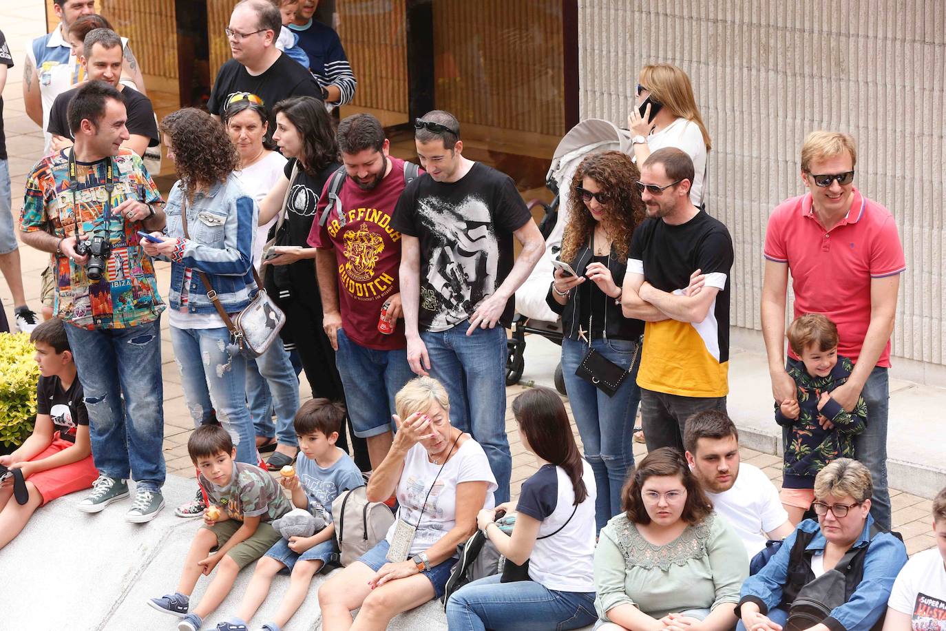 Metrópoli reúne en Gijón a cientos de admiradores de la saga que han representado a algunos de los personajes más populares