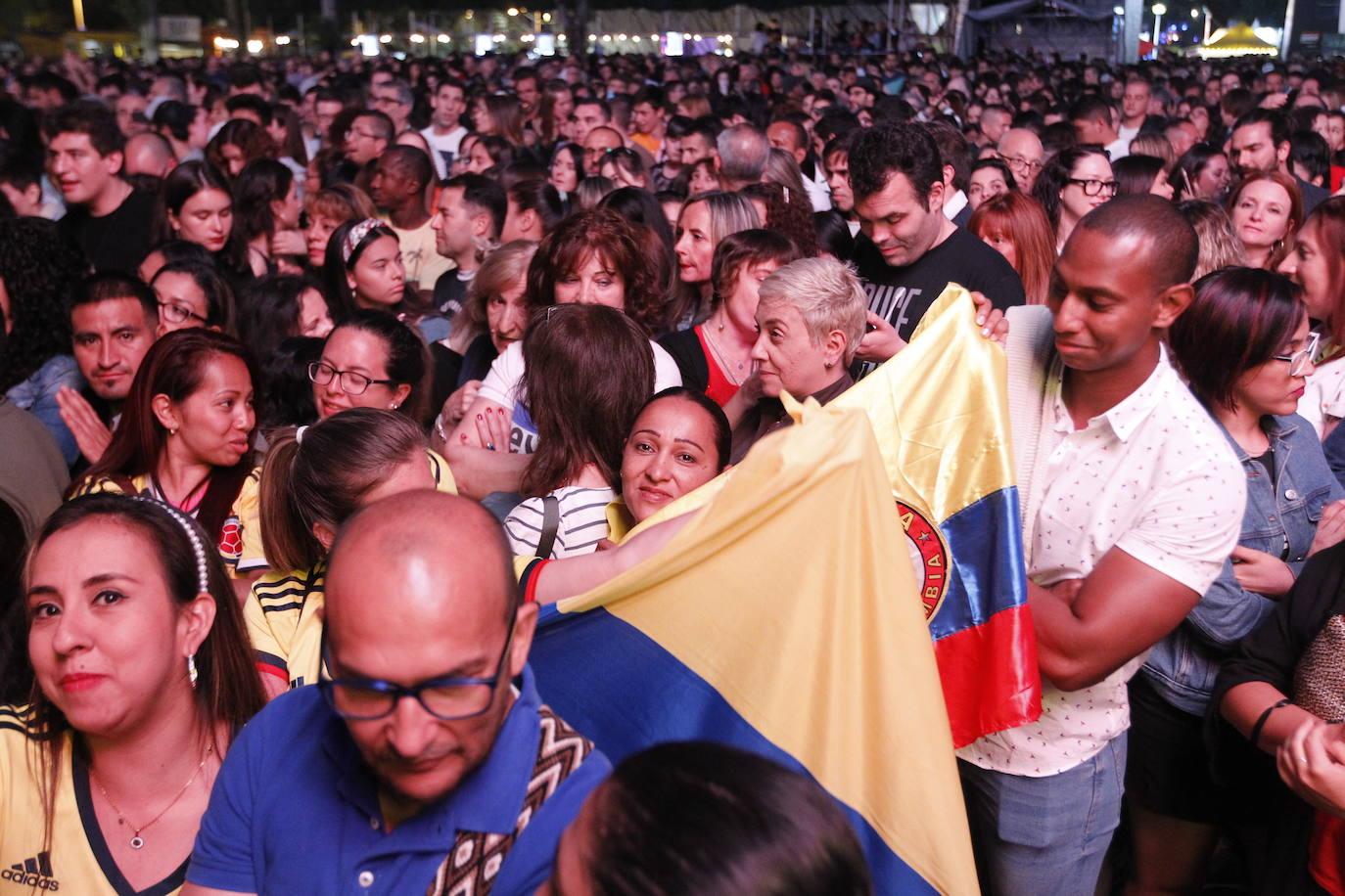 Metrópoli cerró su sexta edición con un concierto del colombiano que abarrotó el recinto ferial y puso a los asistentes a bailar al ritmo de rock latino. 