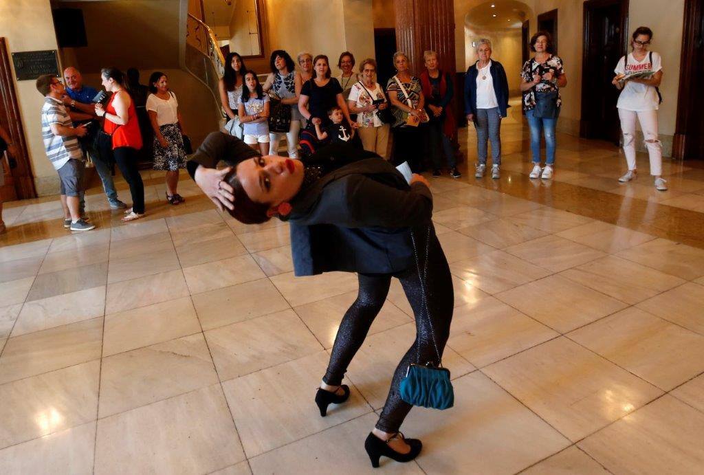 Fotos: Las visitas teatralizas regresan al teatro Campoamor