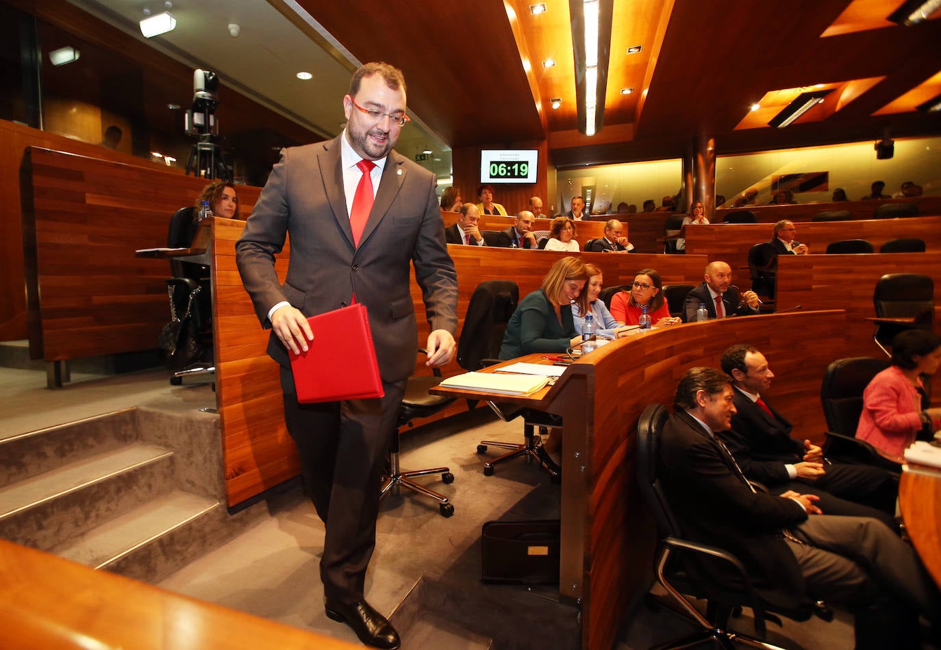 Tras el discurso de investidura de Adrián Barbón, hoy es el turno de intervención de los siete grupos en la Junta General