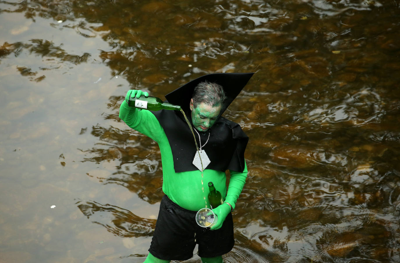 Un total de 15 embarcaciones se echaron al agua en una edición que contó con la participación de unos 70 triputantes